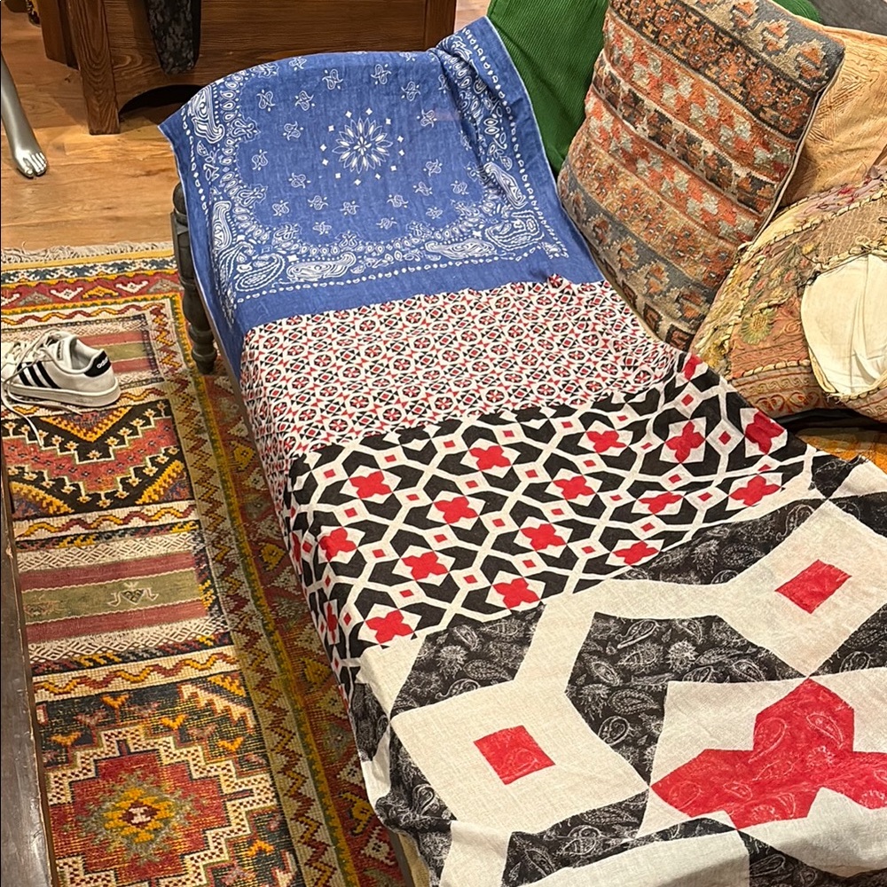 We are owls Patchwork Quilted Throw scarf  - Red, Blue, Black Pattern